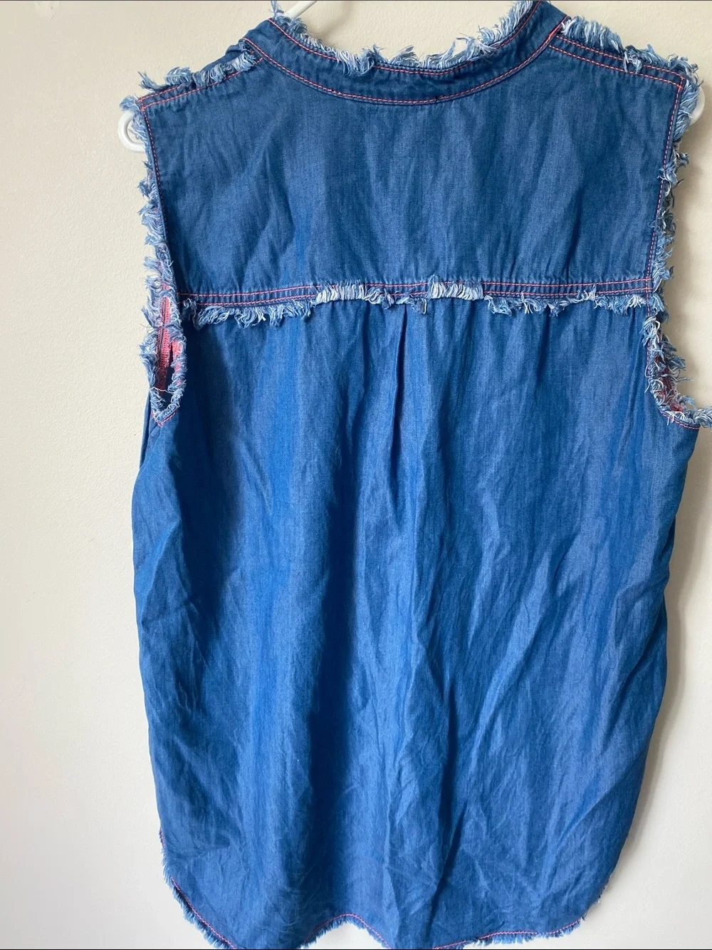 Marc Aurel Sleeveless Frayed Denim Button-Down - Blue - Picture 4 of 4